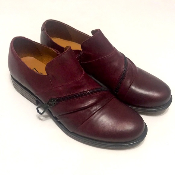 Miz Mooz Shoes - Mix Mooz Leather Zipper Shooties Women’s 6